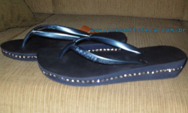 Chinelo em solado médio/alto 29
