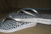 Chinelo em solado médio/alto 28
