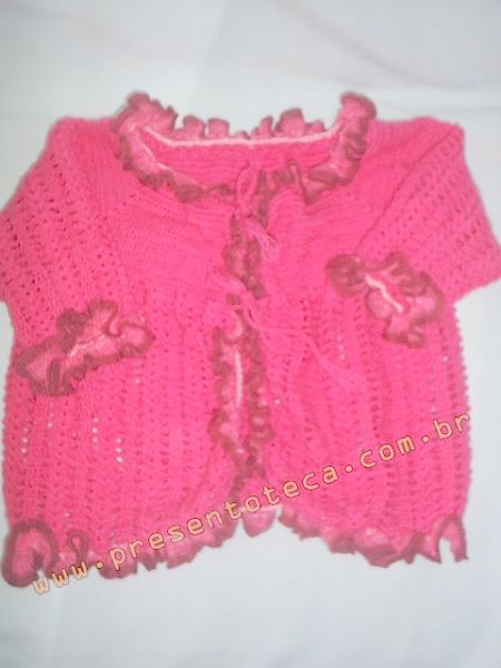 Blusa com detalhes em crochê