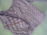 Blusa com detalhes em folhas
